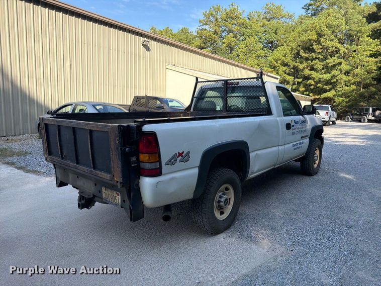 image for item FN2053 2006 GMC Sierra 2500 HD pickup truck