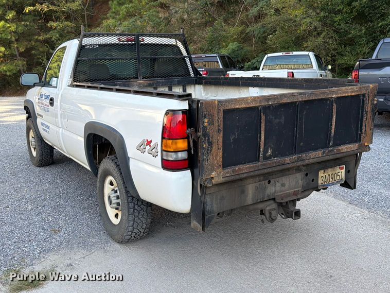 image for item FN2053 2006 GMC Sierra 2500 HD pickup truck