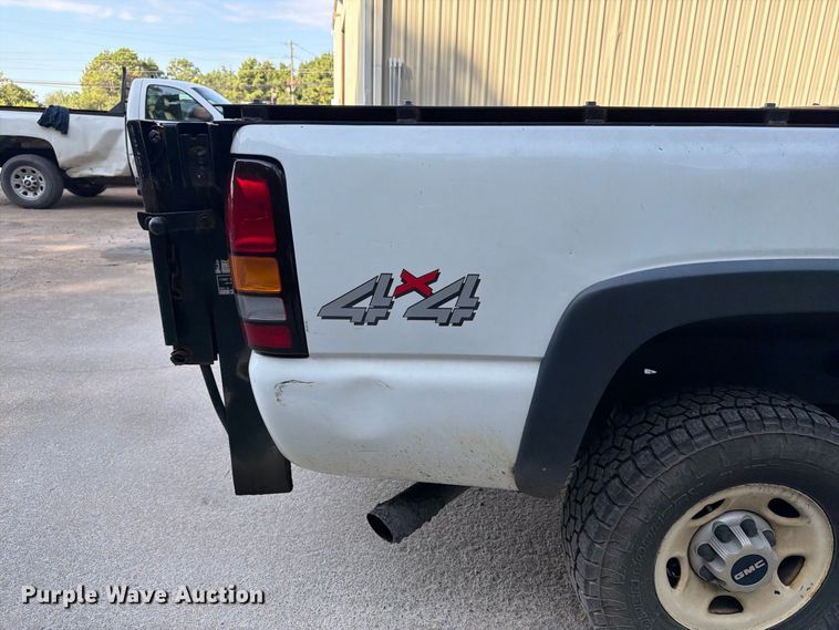 image for item FN2053 2006 GMC Sierra 2500 HD pickup truck