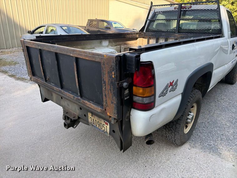 image for item FN2053 2006 GMC Sierra 2500 HD pickup truck