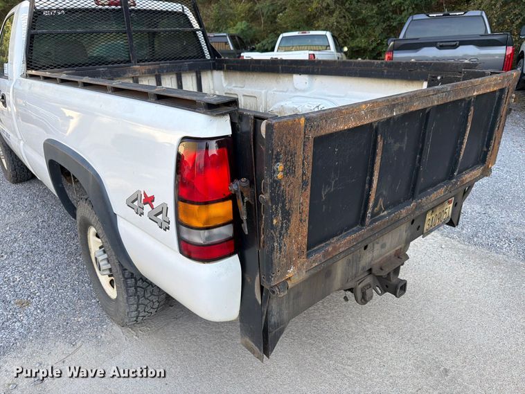 image for item FN2053 2006 GMC Sierra 2500 HD pickup truck