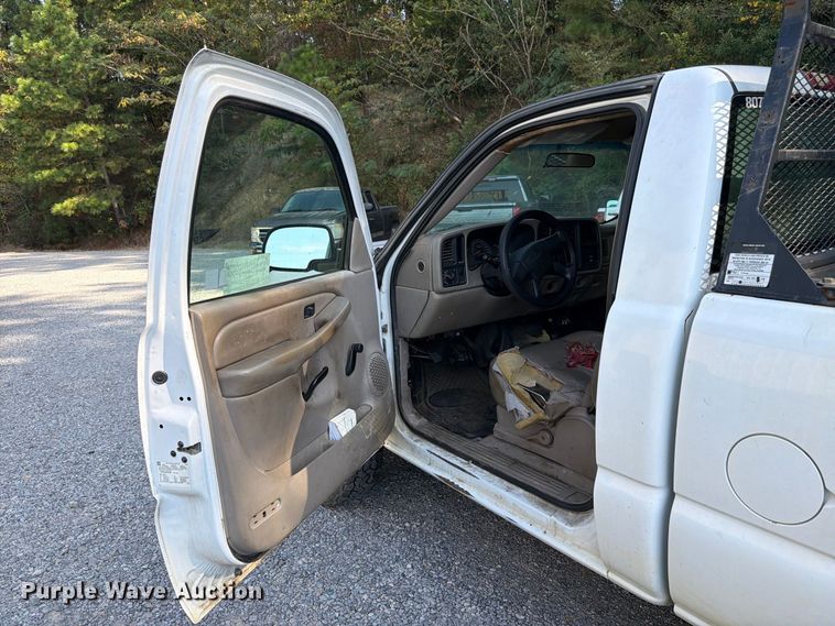image for item FN2053 2006 GMC Sierra 2500 HD pickup truck
