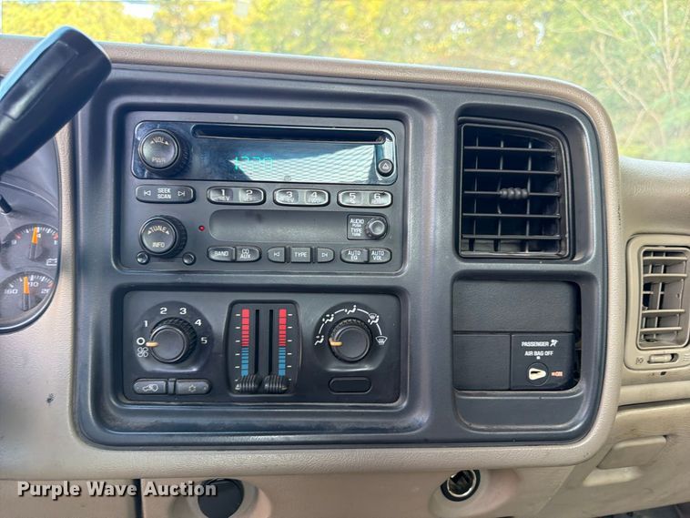image for item FN2053 2006 GMC Sierra 2500 HD pickup truck