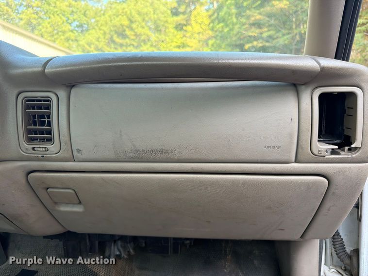 image for item FN2053 2006 GMC Sierra 2500 HD pickup truck