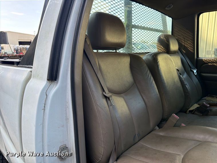 image for item FN2053 2006 GMC Sierra 2500 HD pickup truck