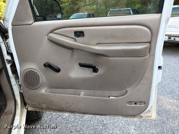 image for item FN2053 2006 GMC Sierra 2500 HD pickup truck