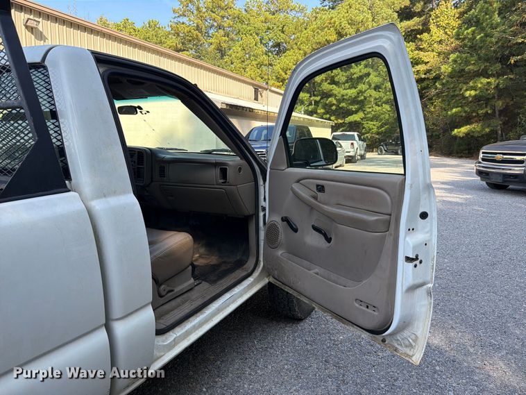 image for item FN2053 2006 GMC Sierra 2500 HD pickup truck