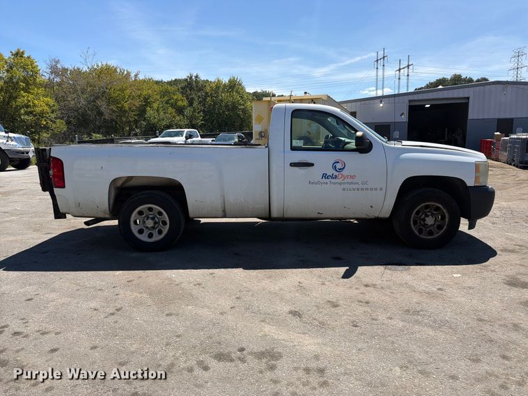 image for item FN2054 2008 Chevrolet Silverado pickup truck