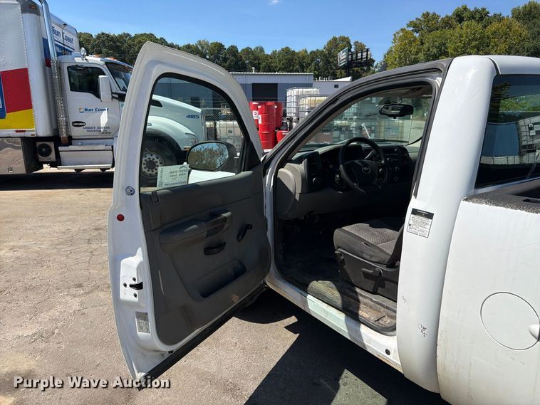 image for item FN2054 2008 Chevrolet Silverado pickup truck