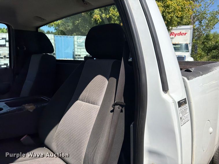 image for item FN2054 2008 Chevrolet Silverado pickup truck