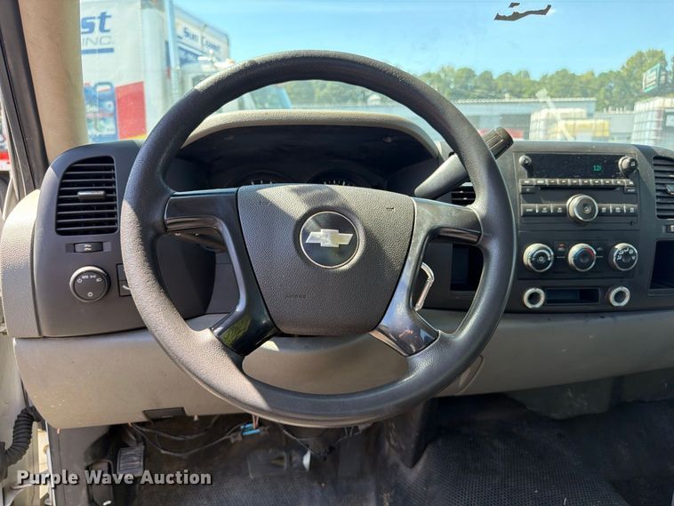 image for item FN2054 2008 Chevrolet Silverado pickup truck