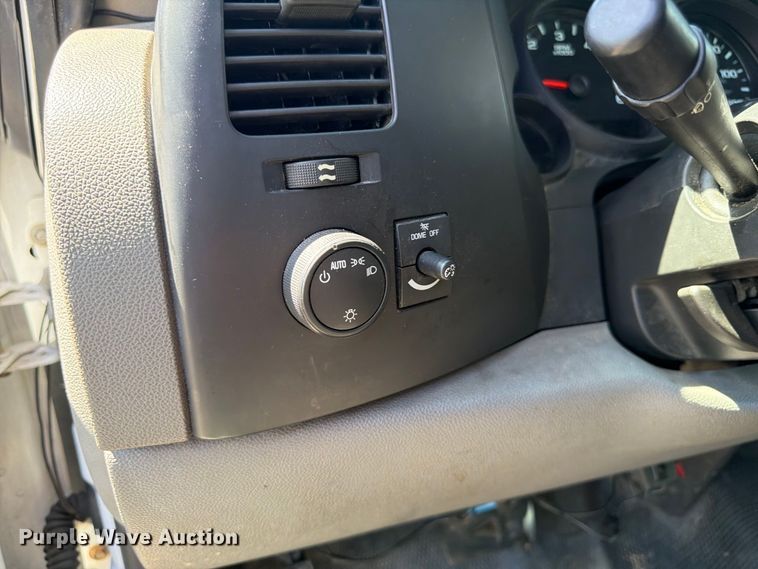 image for item FN2054 2008 Chevrolet Silverado pickup truck