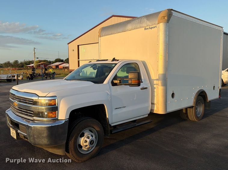 2016 Chevrolet Silverado 3500HD fiber optic splicing truck