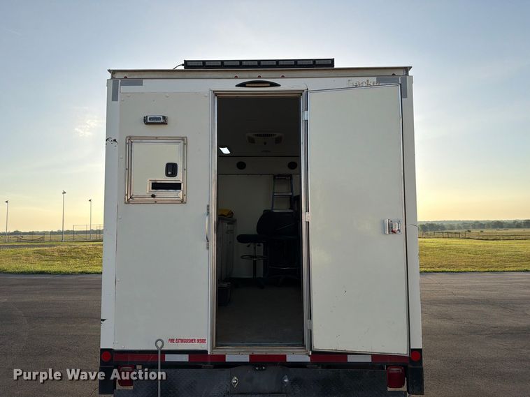 image for item FN2598 2016 Chevrolet Silverado 3500HD fiber optic splicing truck 