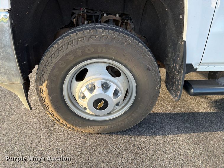 image for item FN2598 2016 Chevrolet Silverado 3500HD fiber optic splicing truck 