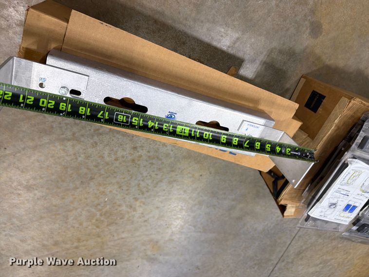 image for item FN2598 2016 Chevrolet Silverado 3500HD fiber optic splicing truck 