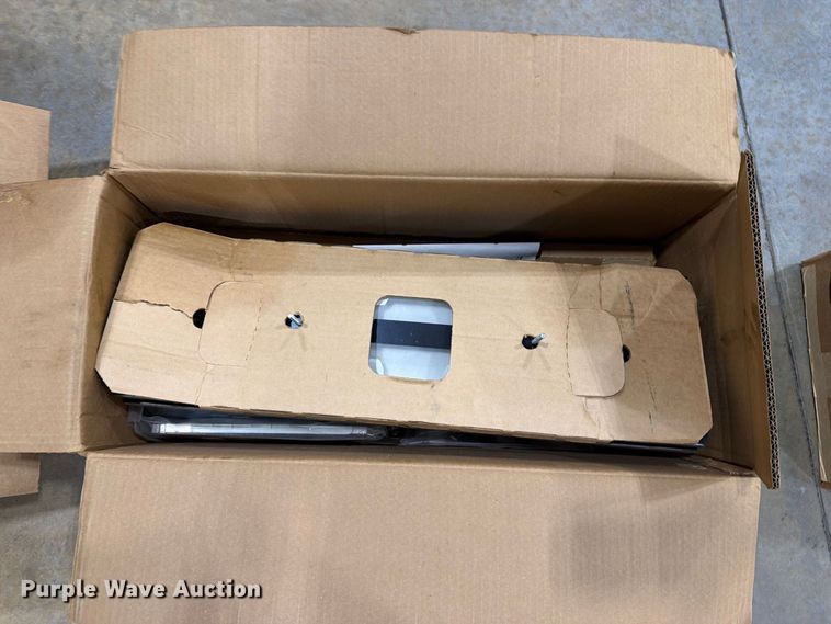 image for item FN2598 2016 Chevrolet Silverado 3500HD fiber optic splicing truck 
