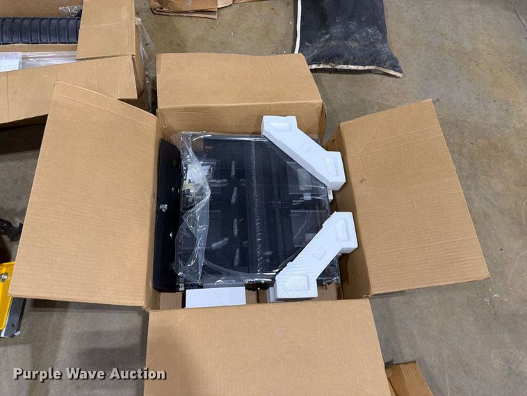 image for item FN2598 2016 Chevrolet Silverado 3500HD fiber optic splicing truck 