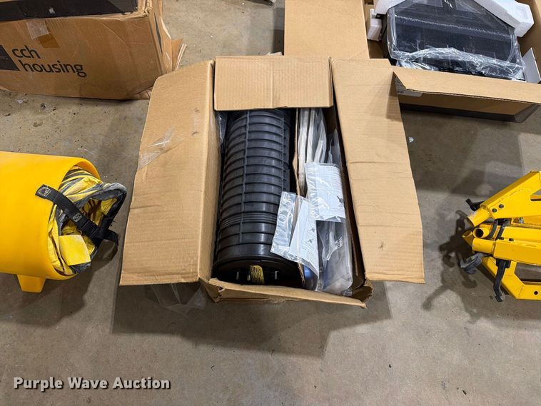 image for item FN2598 2016 Chevrolet Silverado 3500HD fiber optic splicing truck 