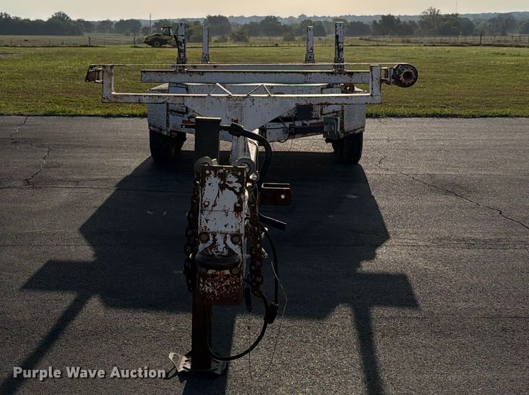 image for item FN2601 1991 Kiefer Built pole trailer