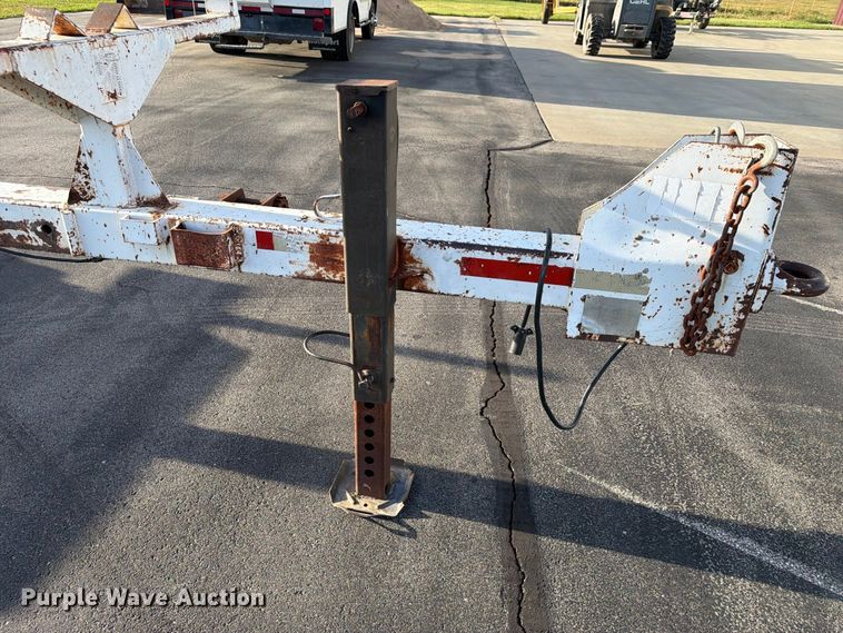 image for item FN2601 1991 Kiefer Built pole trailer