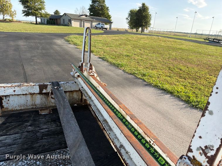 image for item FN2601 1991 Kiefer Built pole trailer