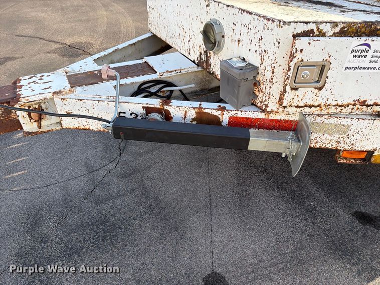 image for item FN2601 1991 Kiefer Built pole trailer
