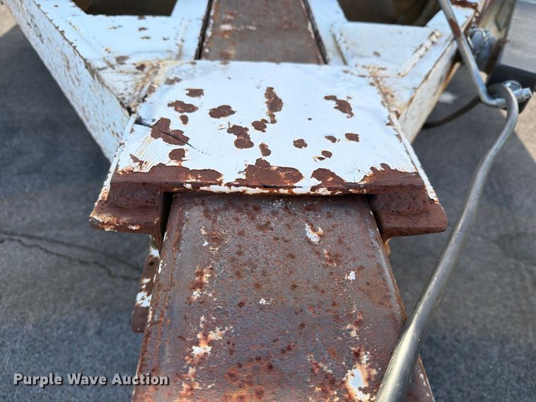 image for item FN2601 1991 Kiefer Built pole trailer