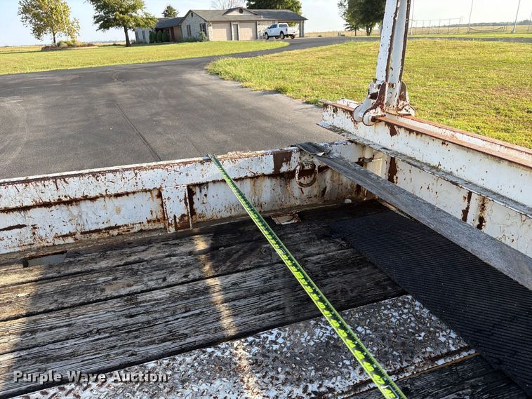 image for item FN2601 1991 Kiefer Built pole trailer