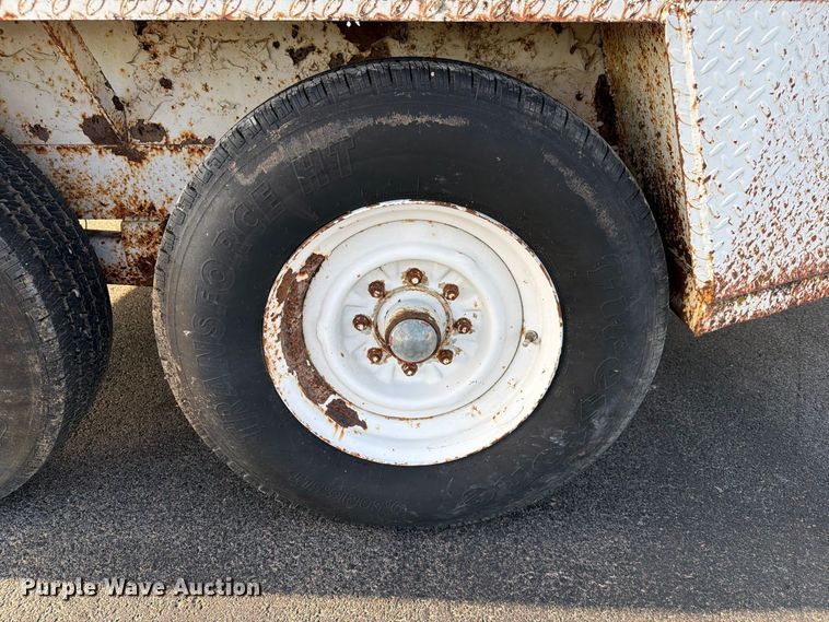 image for item FN2601 1991 Kiefer Built pole trailer