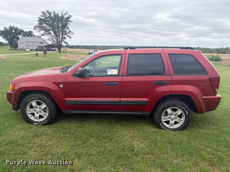 image for item FN2607 2005 Jeep Grand Cherokee Laredo SUV
