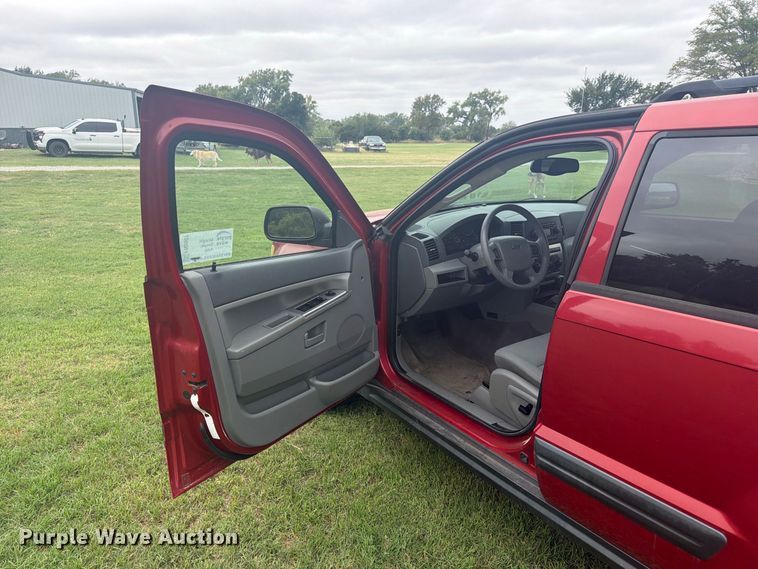 image for item FN2607 2005 Jeep Grand Cherokee Laredo SUV