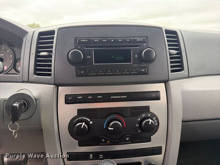 image for item FN2607 2005 Jeep Grand Cherokee Laredo SUV