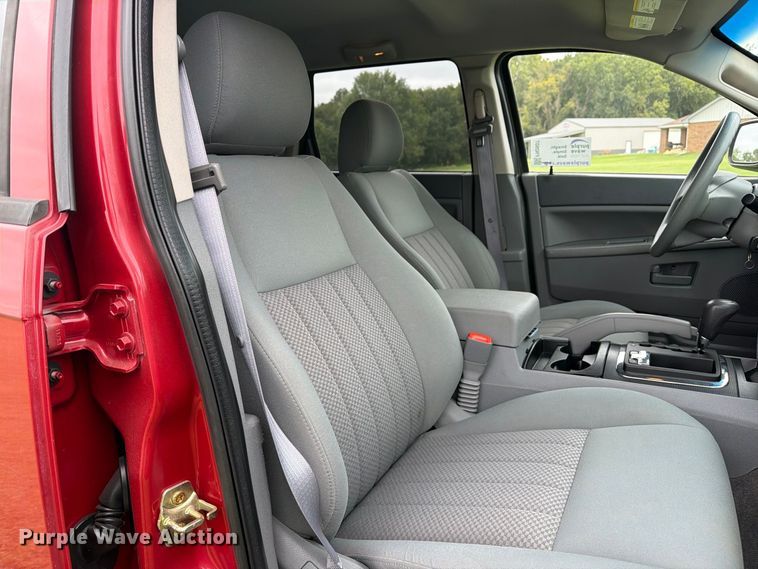 image for item FN2607 2005 Jeep Grand Cherokee Laredo SUV