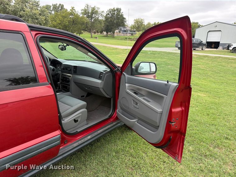 image for item FN2607 2005 Jeep Grand Cherokee Laredo SUV