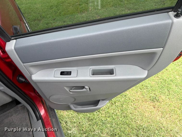 image for item FN2607 2005 Jeep Grand Cherokee Laredo SUV