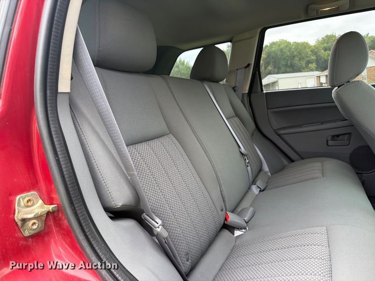 image for item FN2607 2005 Jeep Grand Cherokee Laredo SUV