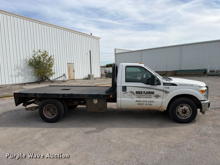image for item FN2610 2012 Ford F350 Super Duty flatbed pickup truck