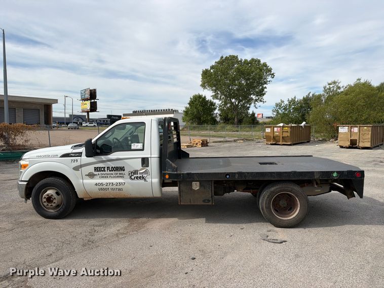 image for item FN2610 2012 Ford F350 Super Duty flatbed pickup truck