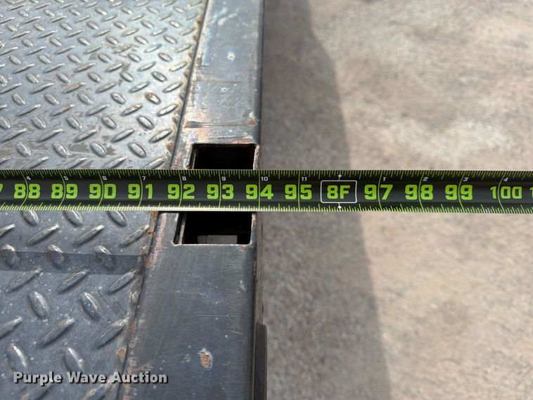 image for item FN2610 2012 Ford F350 Super Duty flatbed pickup truck
