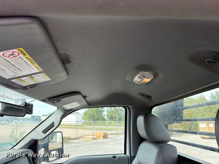 image for item FN2610 2012 Ford F350 Super Duty flatbed pickup truck