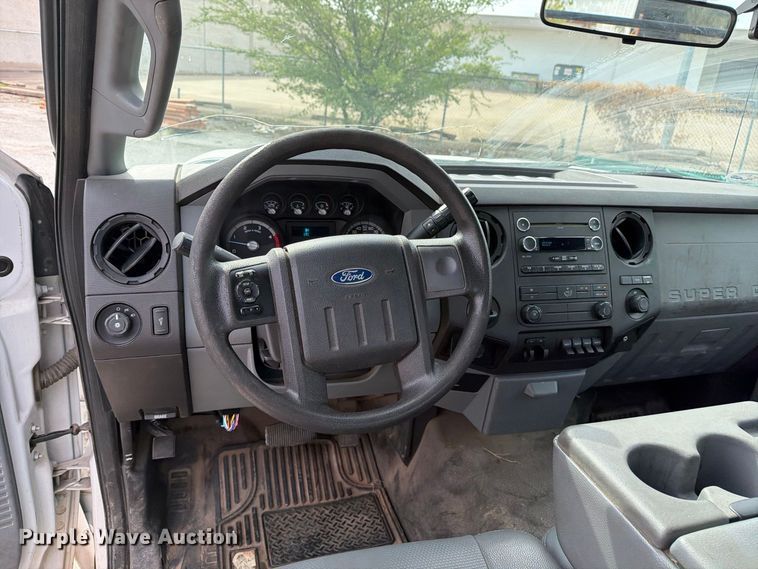 image for item FN2610 2012 Ford F350 Super Duty flatbed pickup truck