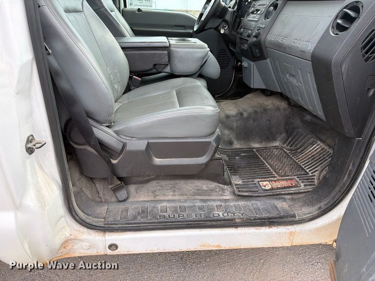image for item FN2610 2012 Ford F350 Super Duty flatbed pickup truck