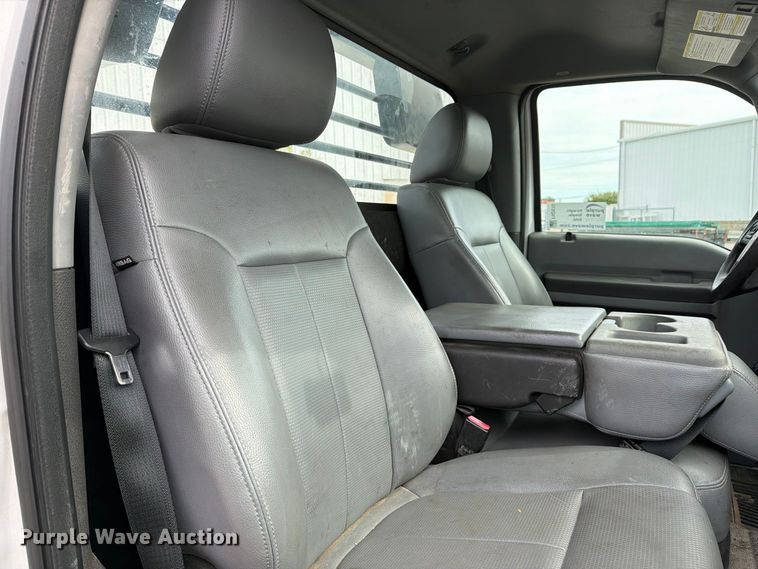 image for item FN2610 2012 Ford F350 Super Duty flatbed pickup truck