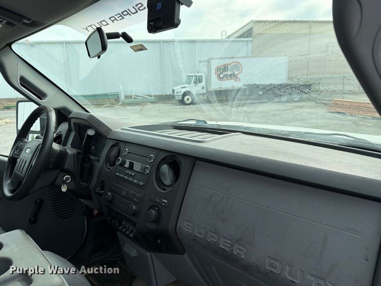 image for item FN2610 2012 Ford F350 Super Duty flatbed pickup truck
