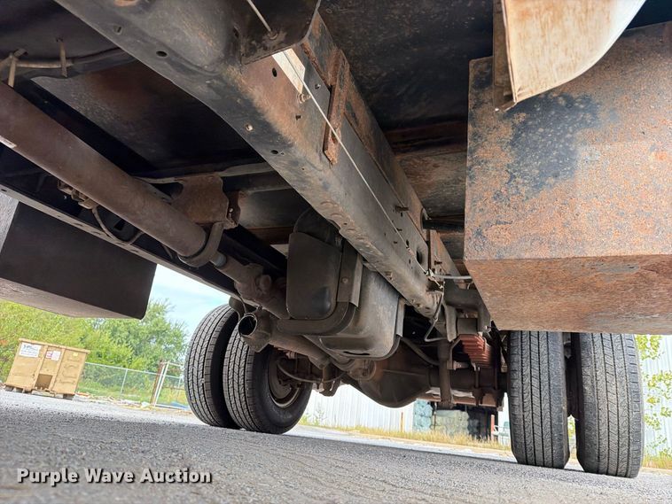 image for item FN2610 2012 Ford F350 Super Duty flatbed pickup truck