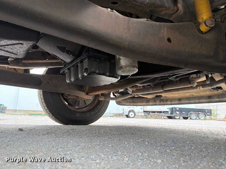 image for item FN2610 2012 Ford F350 Super Duty flatbed pickup truck