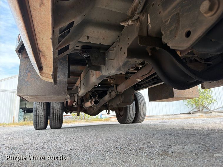 image for item FN2610 2012 Ford F350 Super Duty flatbed pickup truck