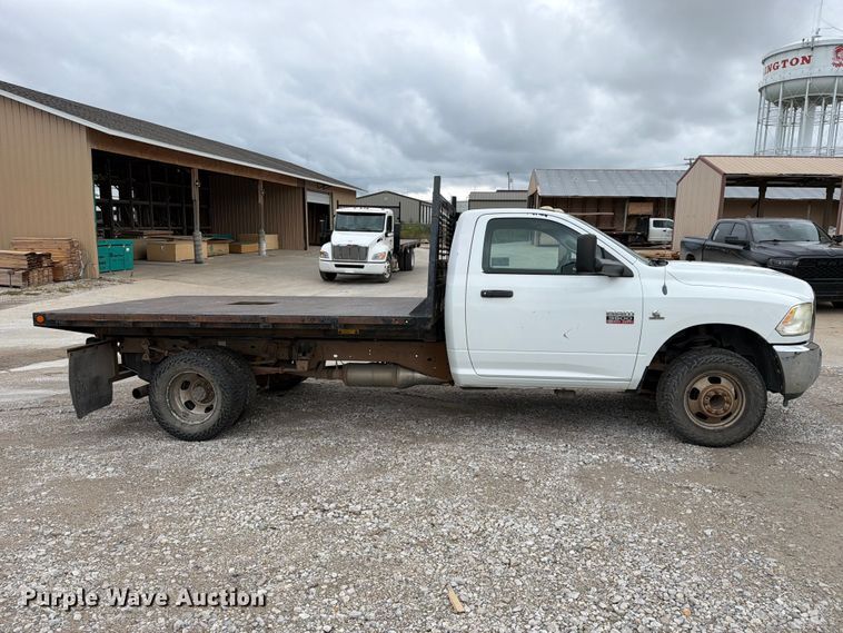 image for item FN2626 2012 Dodge  Ram 3500 flatbed pickup truck