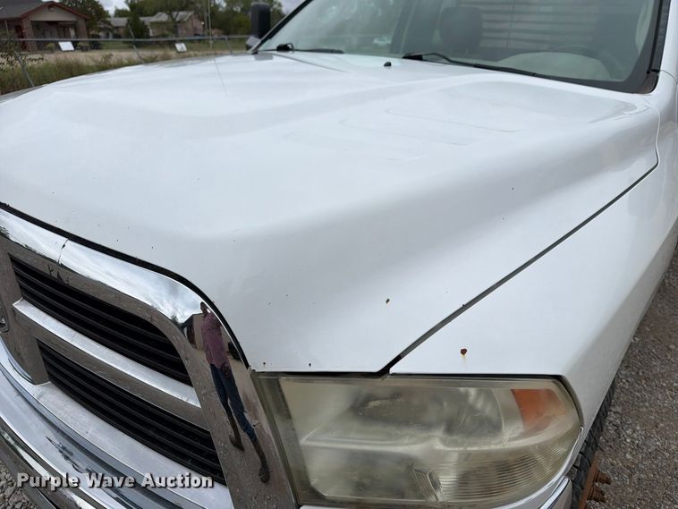 image for item FN2626 2012 Dodge  Ram 3500 flatbed pickup truck